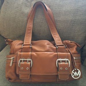 MICHAEL KORS brown leather purse. Almost new!